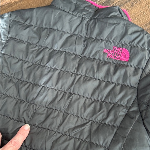 The North Face Quilted reversible Jacket in Black/Gray and Pink (defect!) - Picture 14 of 14
